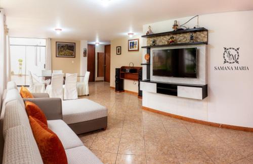 Jose Luis Bustamante y Rivero Apartment | SSAMANA MARÍA APARTMENT 102