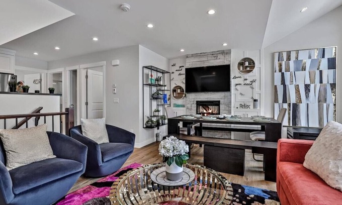 Teepee Town House | SSR Cupid |Private Entry|Top View|Luxury|4BR&3BTH|UP TO 15 GUESTS