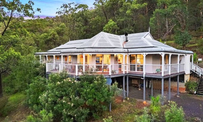 St. Albans House | St Albans Homestead - a cozy farmhouse in the heart of St Albans Village