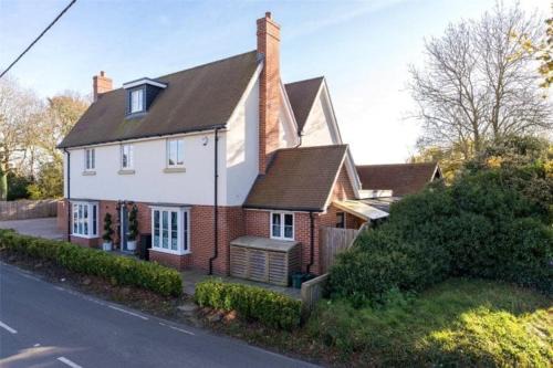 Layer de la Haye House | St Chloe
