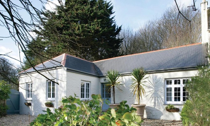 Helston House | St Corantyn Cottage