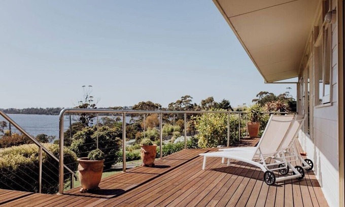 St Helens House | St Helens shack with pool and water views