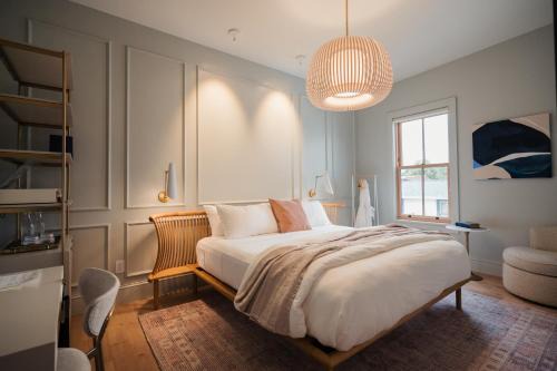 Bayfield Hotel | St. James Social