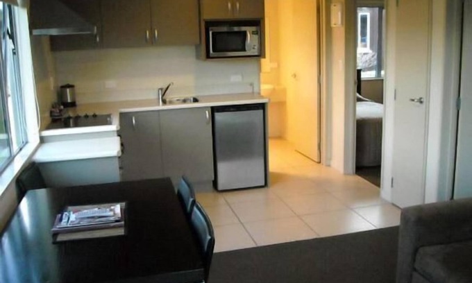 Milton Hotel | St John's Court Motel