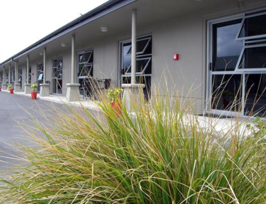 Milton Hotel | St Johns court motel