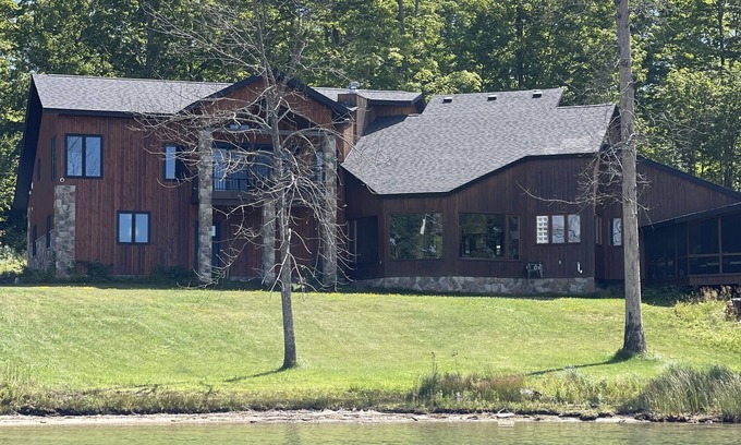 Algoma District House | St. Joseph Island retreat