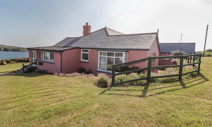 St Brides House | St Justinians