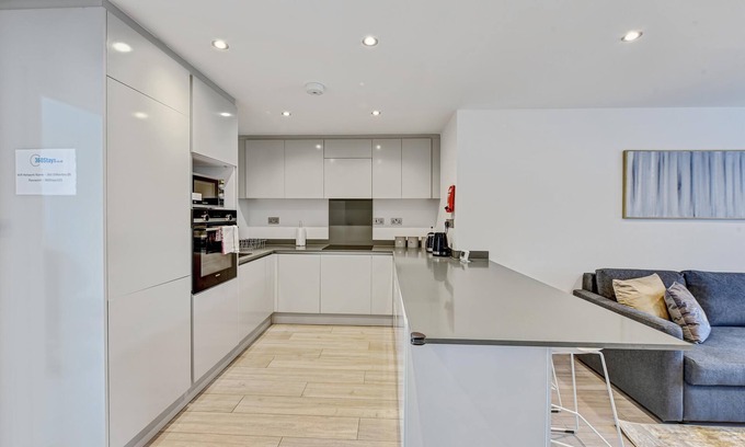 South Ruislip Apartment | St Martins House Luxury Apartments Ruislip- Apt E
