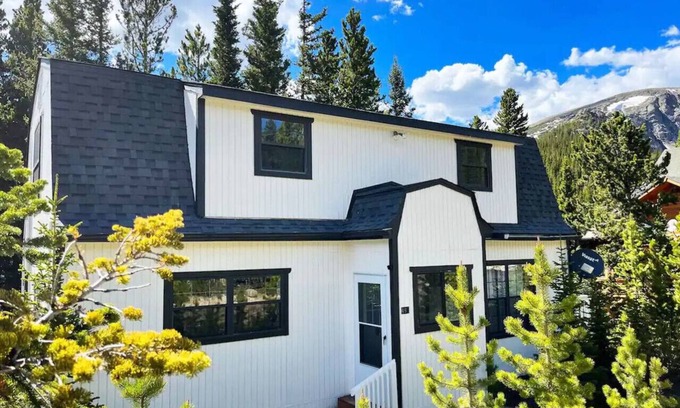 Saint Mary's House | St Mary's Glacier Retreat | A Cozy Lakeside Escape