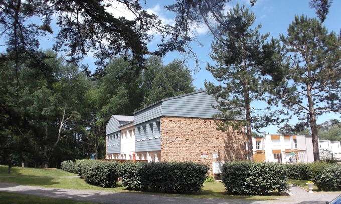 Saint-Pair-sur-Mer House | St Pair sur mer/Kairon plage Gite 500 m from the beach in a quiet wooded park