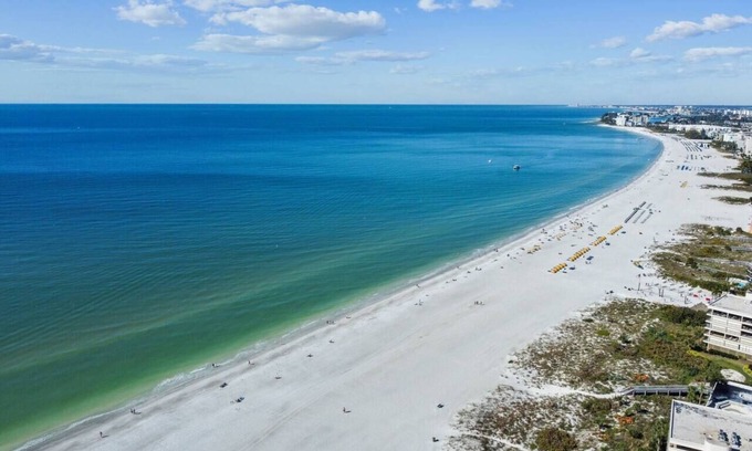 Belle Vista House | St Pete Beach, 4 Minute walk to the Beach!