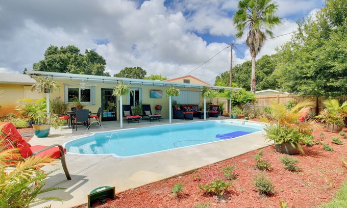 Disston Heights House | St. Petersburg Home w/Tropical Yard & Pool!