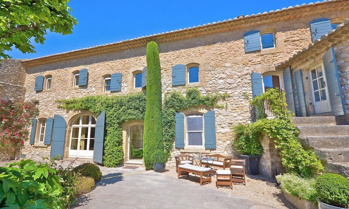 Robion House | St Roch: superb farmhouse from the 18th century in the heart of Provence