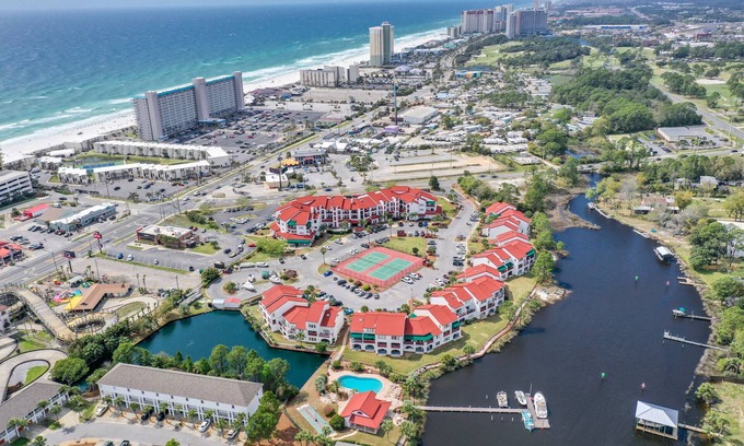 Gulf Lagoon Beach Condo | St Thomas Square By Panhandle Getaways