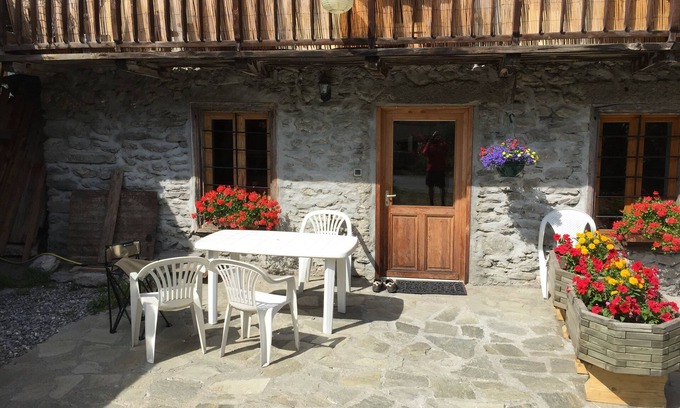 Abries Apartment | ST2 Magnificent 2-room apartment in the heart of the Queyras