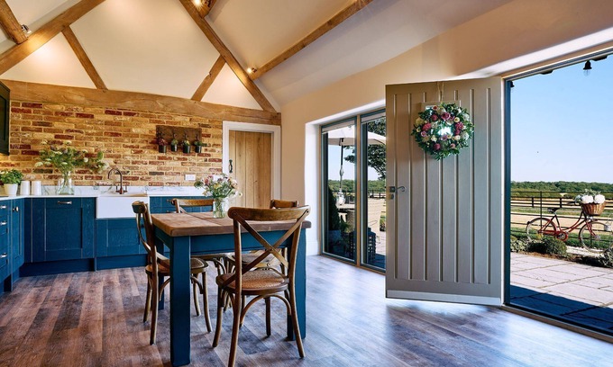 Quedgeley Cottage | Stable Barn - Luxury Cottages