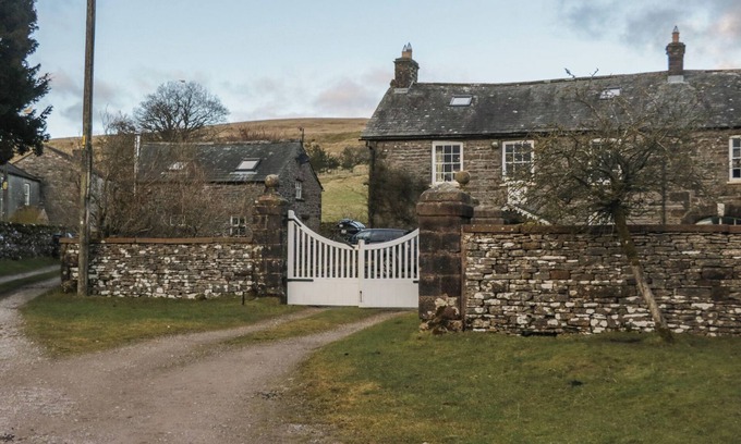 Ravenstonedale Cottage | STABLE COTTAGE, pet friendly, with open fire in Ravenstonedale