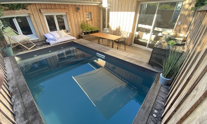 Begles House | Stable near Bordeaux with swimming pool
