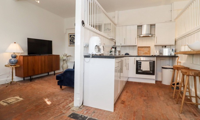 Blandford Saint Mary Cottage | STABLE, pet friendly, character holiday cottage in Blandford Forum