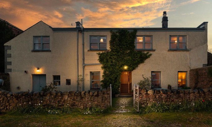 Greenlaw Apartment | Stable Yard Cottage