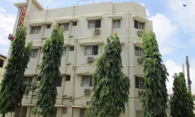 Manyimbo Hotel | Stadium Holiday Inn Mombasa