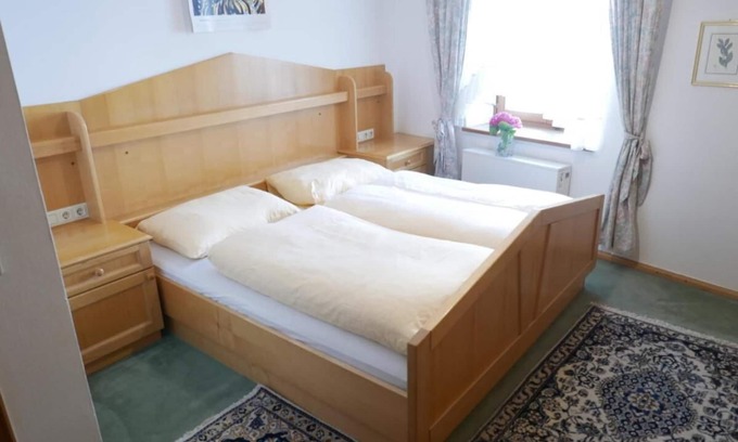Hallein House | Stadthaus Franz Josef - Franz apartment for 4 to 6 people in Hallein near Salzburg