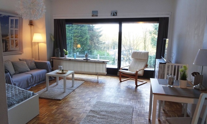 Ehestorf Apartment | (Staff) feel-good apartment in the rose garden (for one guest)