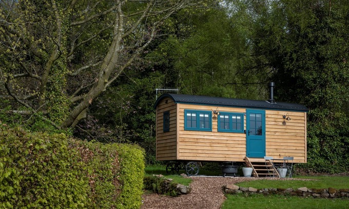 Baslow Cottage | Stag Shepherd's Hut/Chatsworth Estate
