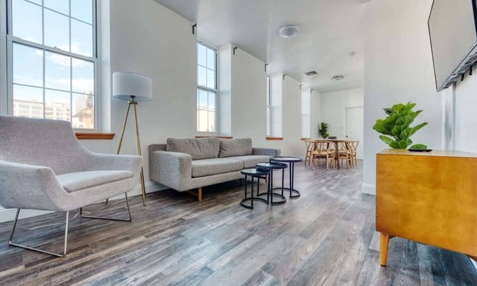 Chinatown Apartment | Stairway | 3BR Apt w W/D Ideal for Groups