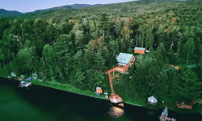 Eden House | Stairway To Heaven-VT Lakefront!