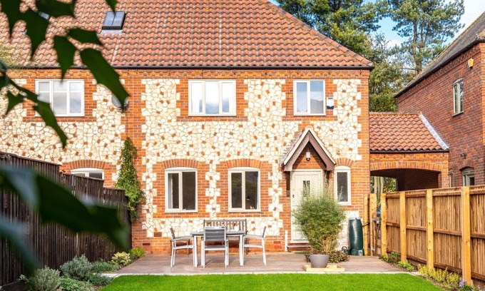 Burnham Deepdale House | Staithe View by Big Skies Cottages