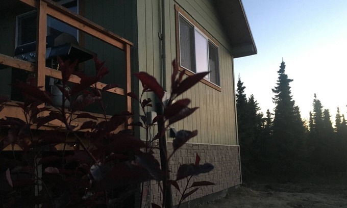 Healy Cottage | Stampede Cottage - Comfortable accomodations in the heart of Alaska