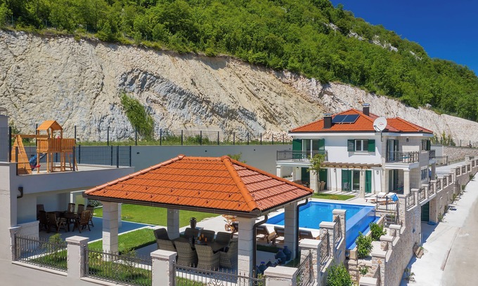 Lovrec House | Standalone luxury Finca in charming Ričice with Pool, Jacuzzi, Outdoor Kitchen