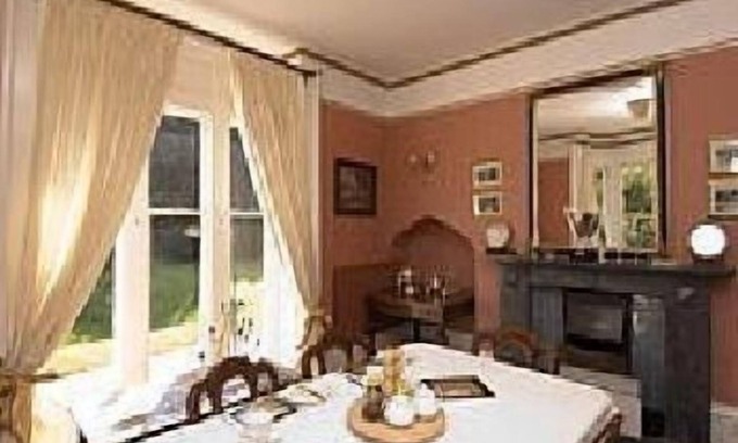 Burcombe Other | Standard Double Private Bathroom Peach Room at Burcombe Manor