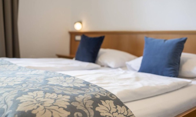 Taxham Bed & Breakfast | Standard double room, breakfast - Salzburg Hotel Lilienhof