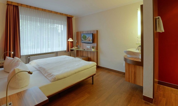 Hedendorf House | Standard Double Room - Landhotel Zur Eiche
