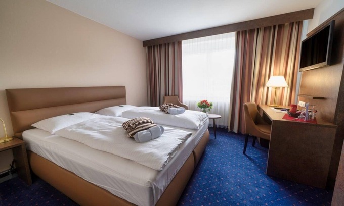Strick Apartment | Standard double room facing the street