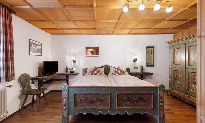 Tennenbronn Apartment | Standard Double Room with Shared Garden, Balcony and Wi-Fi
