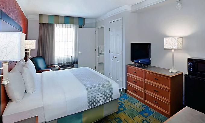 Merrillville House | Standard King Room