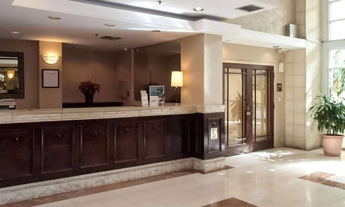 South Miami Apartment | Standard King Room Near Jean Willis Park MIA