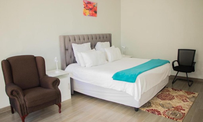 Bulawayo Apartment | Standard room in Morningside guesthouse - 2090