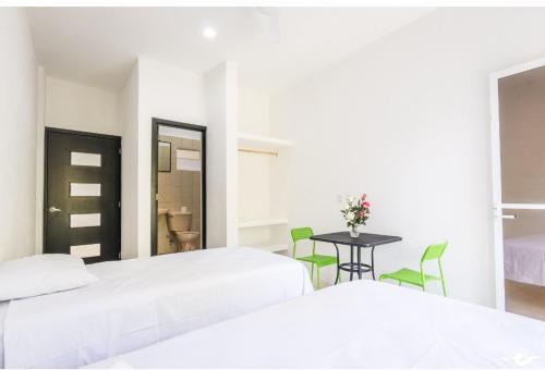 Santa Maria House | Standard room with two single beds for relaxed stay