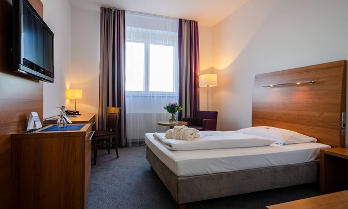 Strick Apartment | Standard single room facing the street