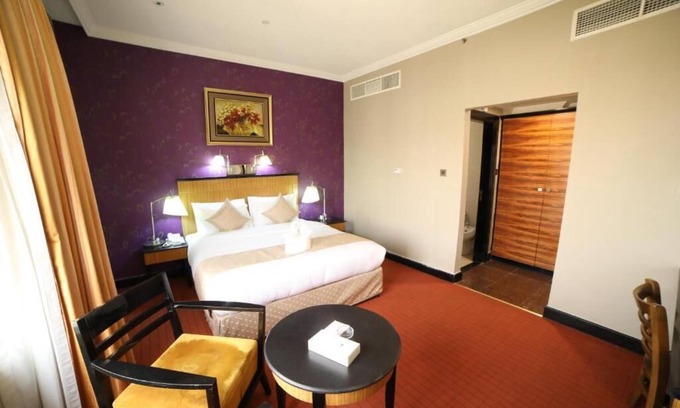 Al Sharq Apartment | Standrad King Room Near Sharjah Corniche