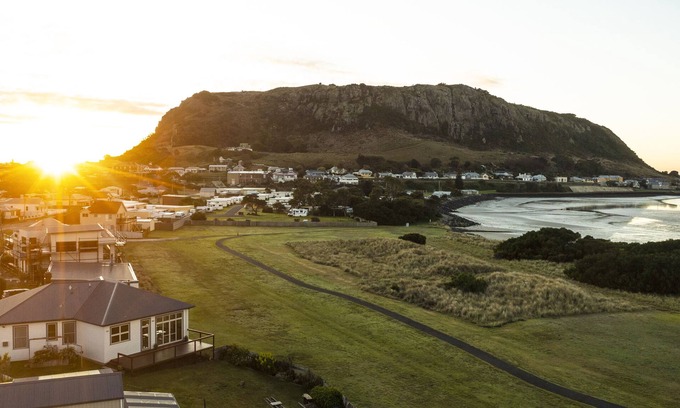 Stanley House | Stanley Beach House with Stunning Views of the Nut!