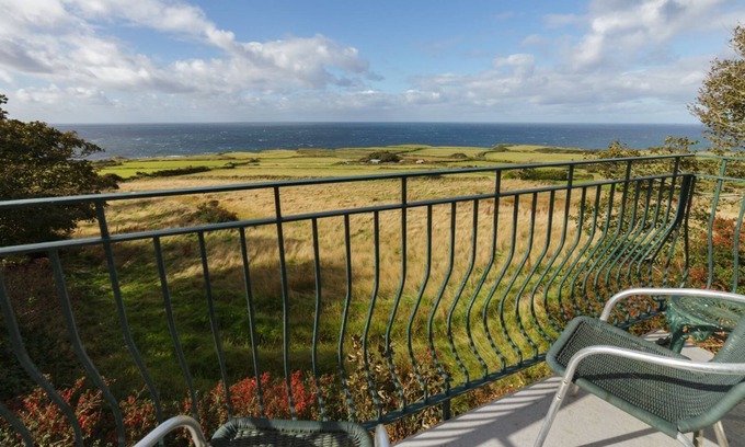 Patrick House | Stansfield House is based on the west coast of the Isle of Man, perfect for viewing golden sunsets a