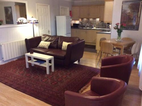 Stansted Apartment | Stansted spacious 2-bed apartment, easy access to Stansted Airport & London