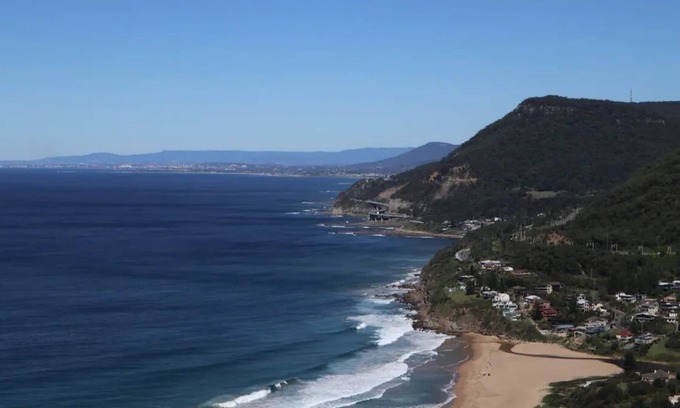 Stanwell Park House | Stanwell Park Holiday House - Only 300 Metres to the Beach