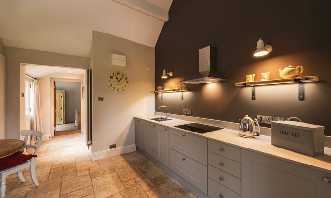 Christchurch Apartment | Stapledon - Luxury Cottages