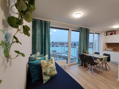 Brno Apartment | Star #5D515